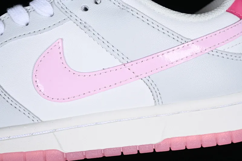 All categories Nk SB Dunk series Nk SB Dunk Low low-top sneakers F version Nk SB Dunk Low "520" Valentine's Day limited SB low-top sports and leisure sneakers FN3451-161